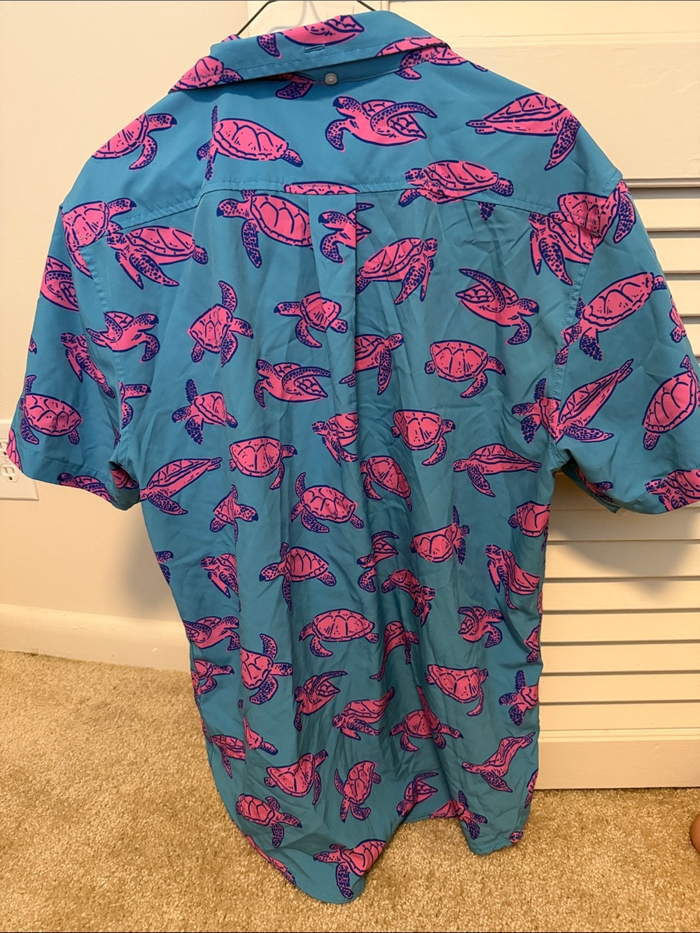 Chubbies Button Down Size Large - Picture 3 of 3